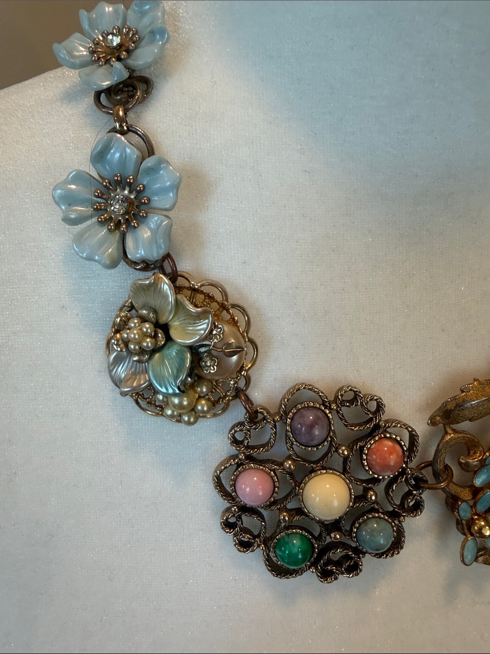 Floral Multicolor Statement Necklace - Women Jewelry - Picture 3 of 9